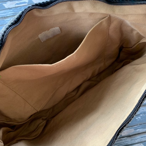 Carpetbags of America Woven Large Shoulder Bag - Picture 3 of 7